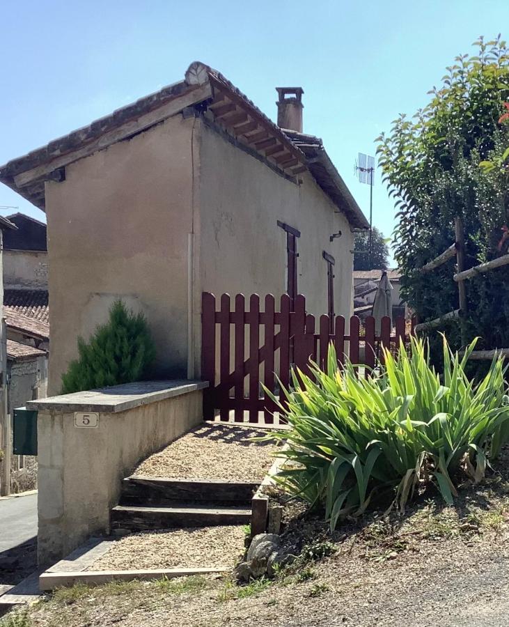 הוילה Le Tourniquet - Aubeterre Tiny House מראה חיצוני תמונה