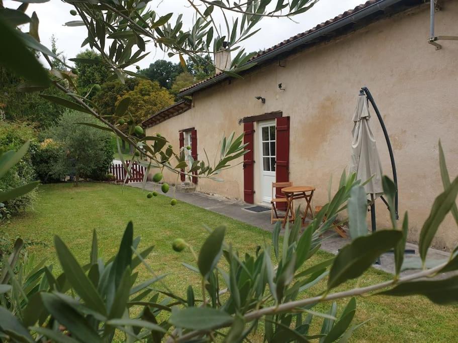 הוילה Le Tourniquet - Aubeterre Tiny House מראה חיצוני תמונה